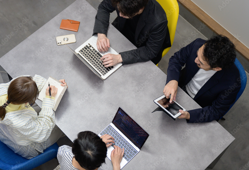 打合せ
吉田機械工業株式会社